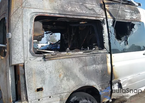 2021 Mercedes-Benz Sprinter 2500 Standard Roof V6 z USA, uszkodzony, nr VIN W1X4EBVY0MP419587